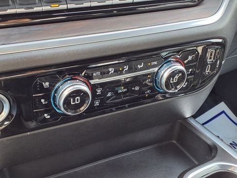 Used 2023 GMC Sierra 1500 SLT image 7