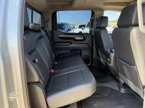 Used 2023 Chevrolet Silverado 1500 RST AWD/4WD image 31