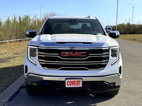 Used 2023 GMC Sierra 1500 SLT image 3