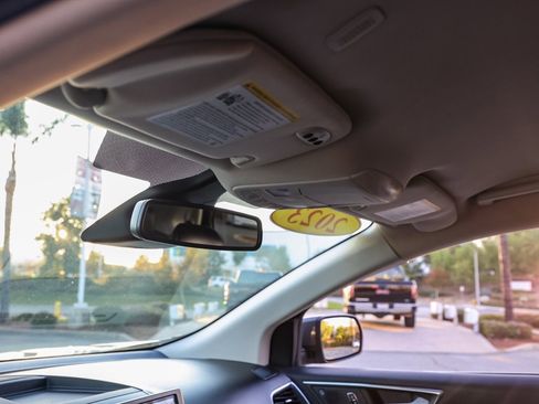 Used 2023 Ford Edge Titanium image 13