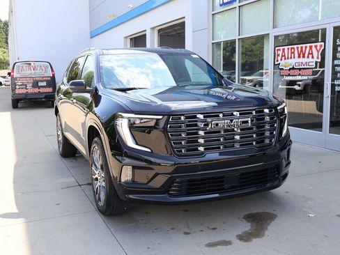 New 2027 GMC Acadia Denali Ultimate w/ LPO, Floor Liner Package AWD/4WD image 2