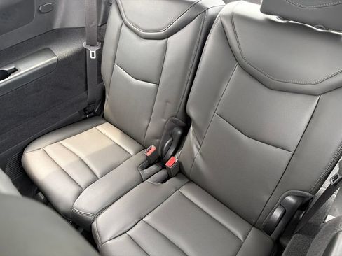 Used 2025 Cadillac XT6 Premium Luxury w/ Technology Package AWD/4WD image 13