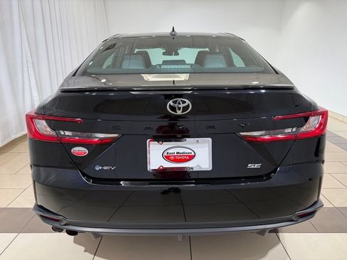 Certified 2025 Toyota Camry SE FWD image 4