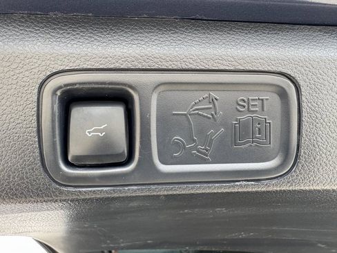 Certified 2023 Ford Expedition Platinum image 21