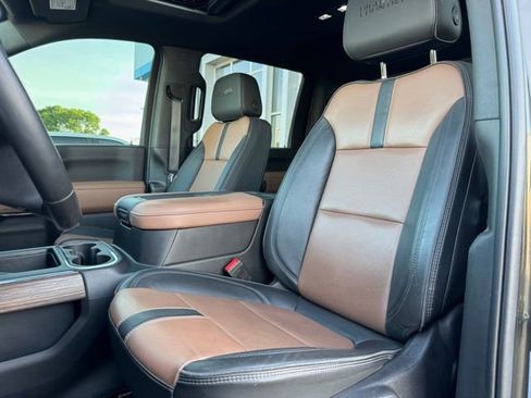 Used 2022 Chevrolet Silverado 3500 High Country w/ Z71 Off-Road Package AWD/4WD image 6