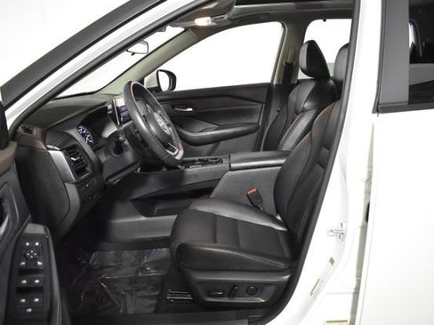 Used 2023 Nissan Rogue SV w/ SV Premium B Package AWD/4WD image 11