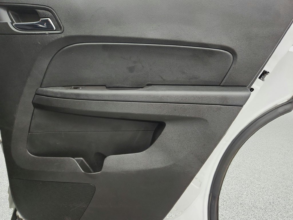 Used 2017 Chevrolet Equinox LT FWD image 30