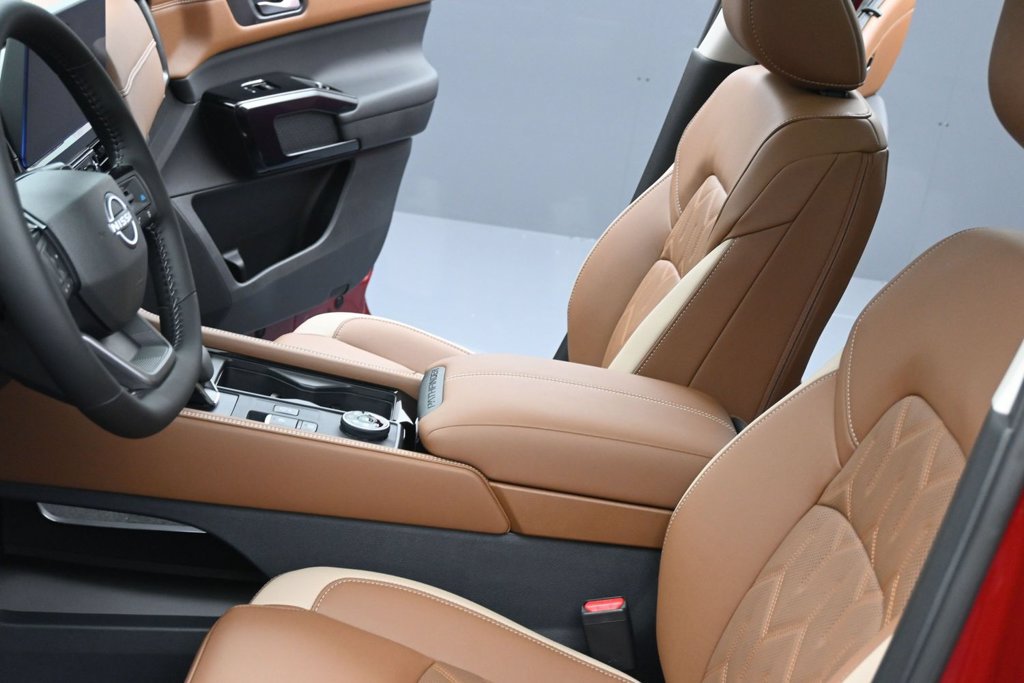 New 2026 Nissan Pathfinder Platinum AWD/4WD image 17