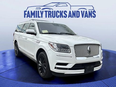 Used 2020 Lincoln Navigator L Reserve w/ Equipment Group 208A Reserve image 3