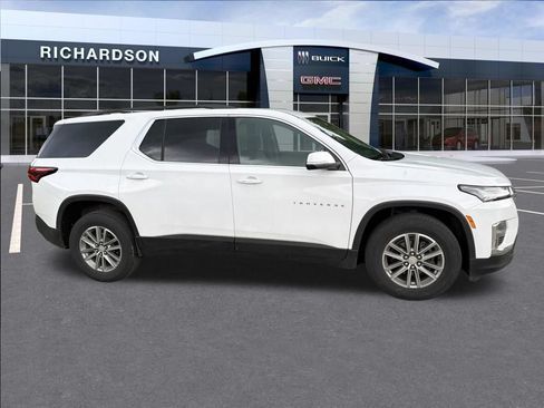 Used 2023 Chevrolet Traverse LT FWD image 9