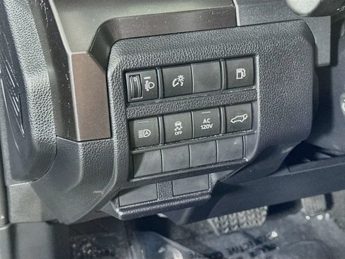 Used 2025 Toyota 4Runner TRD Off-Road Premium AWD/4WD image 23
