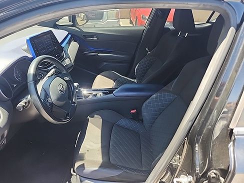 Used 2020 Toyota C-HR XLE FWD image 10