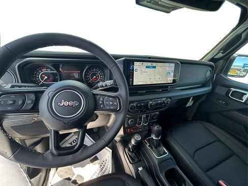 New 2025 Jeep Wrangler Unlimited Rubicon w/ Technology Group image 23