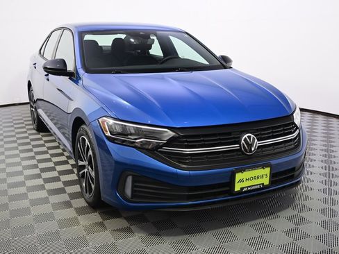 Used 2024 Volkswagen Jetta Sport FWD image 9