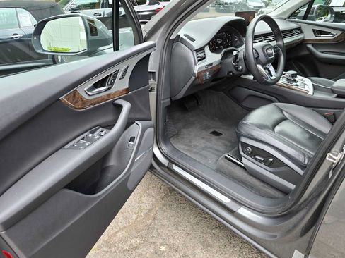 Used 2018 Audi Q7 2.0T Premium Plus AWD/4WD image 25