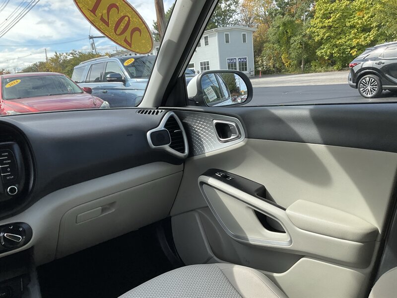 Used 2021 Kia Soul LX FWD image 15