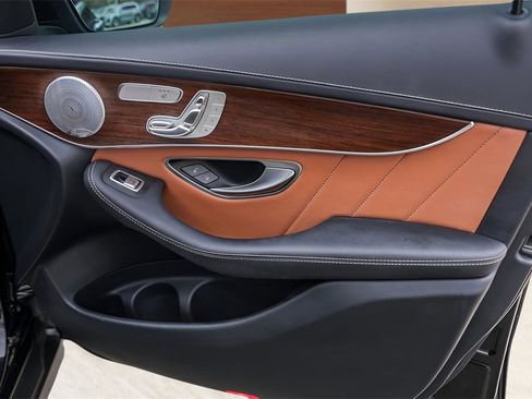 Used 2020 Mercedes-Benz GLC 43 AMG 4MATIC image 30