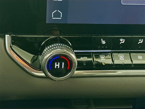 New 2026 GMC Canyon Elevation w/ Convenience Package image 15