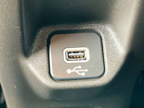 Used 2022 Jeep Renegade Latitude w/ Convenience Group image 25