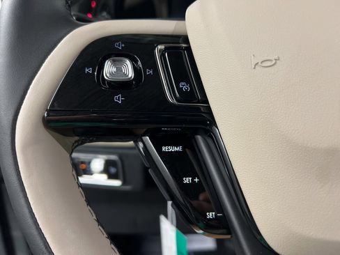 Used 2025 Lincoln Corsair Grand Touring w/ Equipment Group 302A image 17