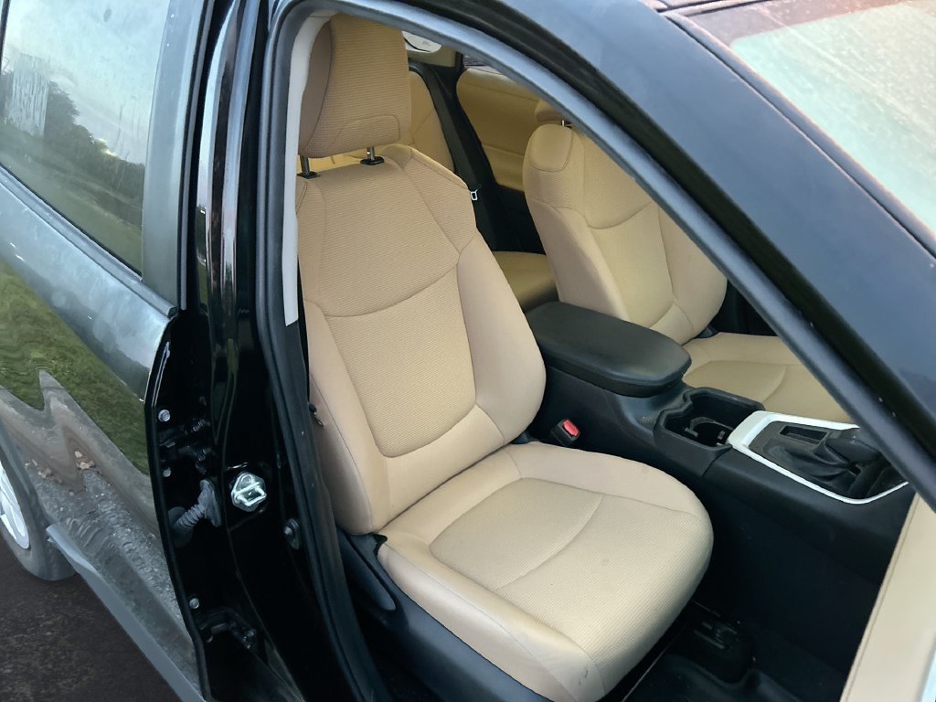 Used 2024 Toyota RAV4 LE FWD image 30