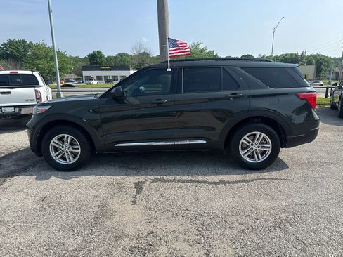 Used 2022 Ford Explorer XLT AWD/4WD image 8