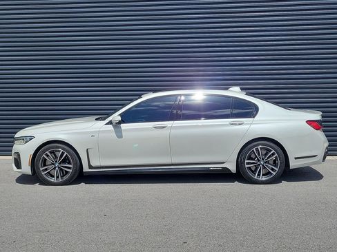 Used 2022 BMW 750i xDrive AWD/4WD image 2