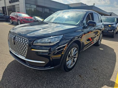 Used 2023 Lincoln Corsair AWD w/ Equipment Group 101A image 6