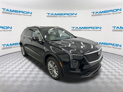 Used 2024 Cadillac XT4 Premium Luxury image 7