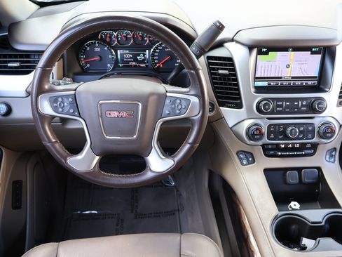 Used 2020 GMC Yukon SLT w/ Premium Edition image 21