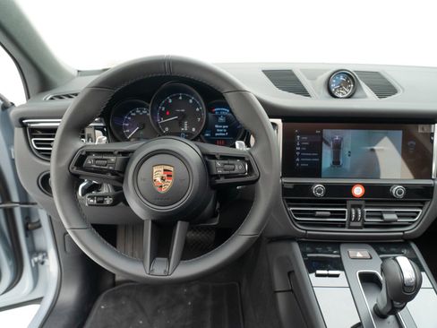 Certified 2026 Porsche Macan AWD/4WD image 27