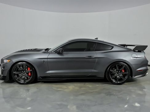 Used 2021 Ford Mustang Shelby GT500 w/ Carbon Fiber Track Pack RWD image 8