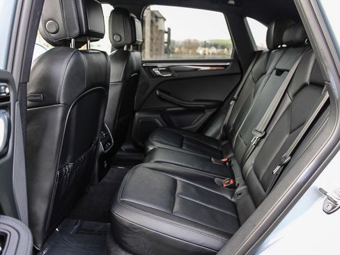 Used 2023 Porsche Macan S image 19