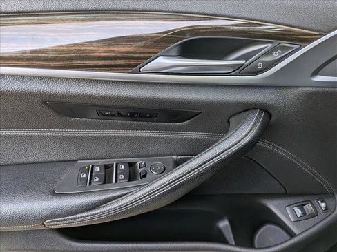 Used 2018 BMW 530e xDrive image 15