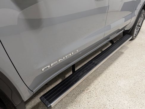Used 2025 GMC Sierra 1500 Denali Ultimate AWD/4WD image 9