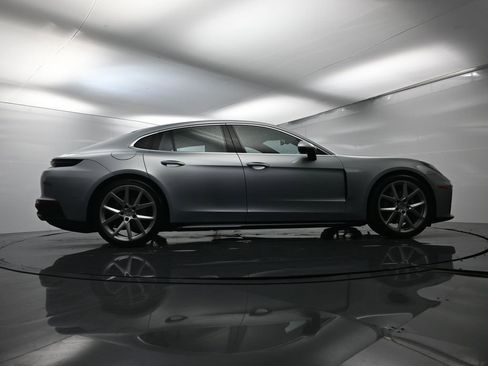 Used 2024 Porsche Panamera 4 image 50
