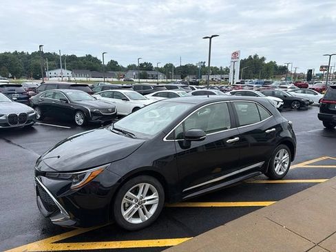 Used 2019 Toyota Corolla SE w/ SE Option Package FWD image 2