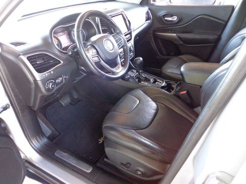 Used 2019 Jeep Cherokee Limited w/ Luxury Group AWD/4WD image 14