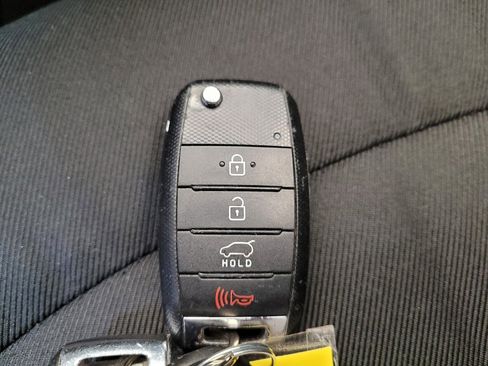 Used 2016 Kia Soul + FWD image 32