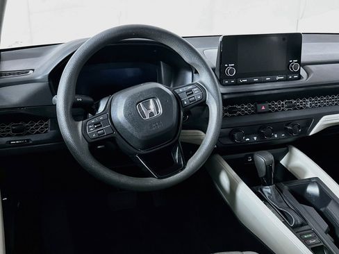 Used 2025 Honda Accord LX image 17