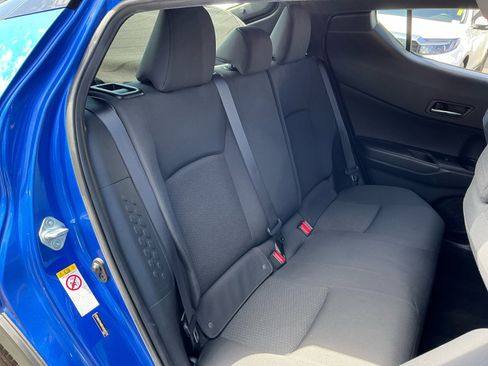 Used 2019 Toyota C-HR XLE FWD image 21