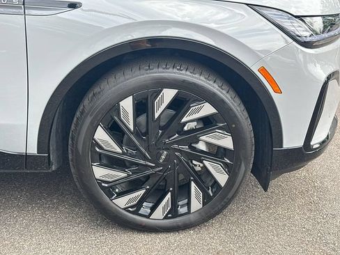New 2026 Lincoln Nautilus Reserve w/ Jet Appearance Package AWD/4WD image 13