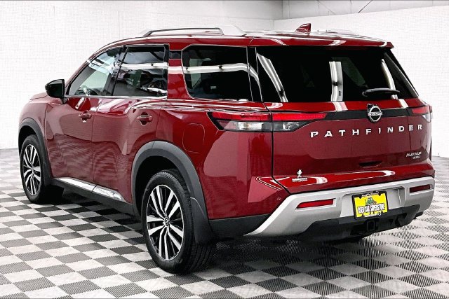 Used 2025 Nissan Pathfinder Platinum AWD/4WD image 2