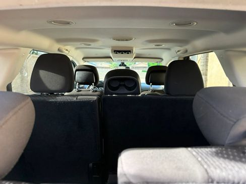 Used 2018 Dodge Journey SXT w/ Connectivity Group FWD image 8