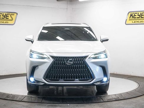 Used 2025 Lexus NX 250 FWD image 6