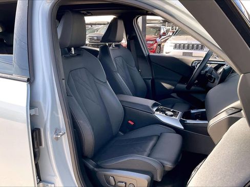 Used 2025 BMW X3 xDrive30i image 9