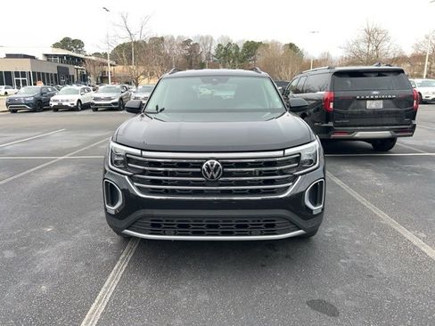Used 2025 Volkswagen Atlas SE image 4