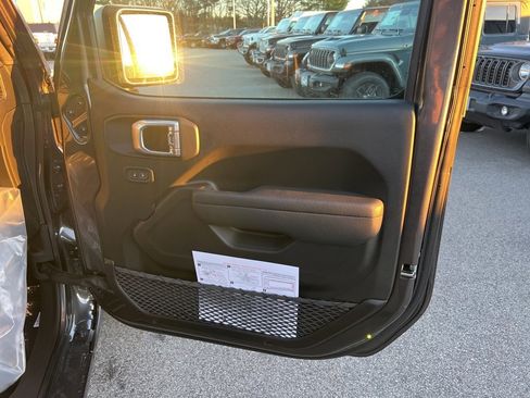 New 2026 Jeep Gladiator Sport image 10