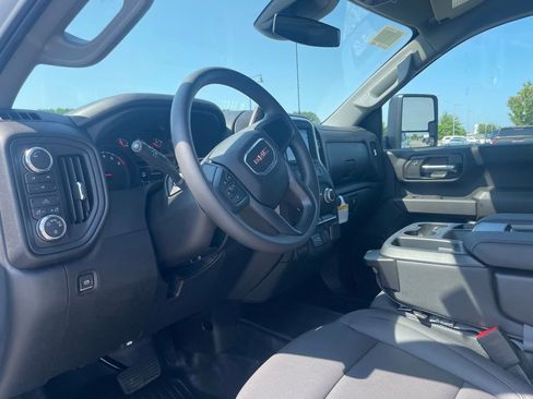 New 2025 GMC Sierra 2500 Pro w/ Convenience Package image 11