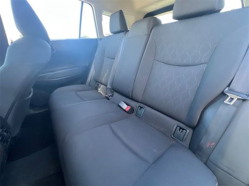 Used 2024 Toyota Corolla Cross LE image 31